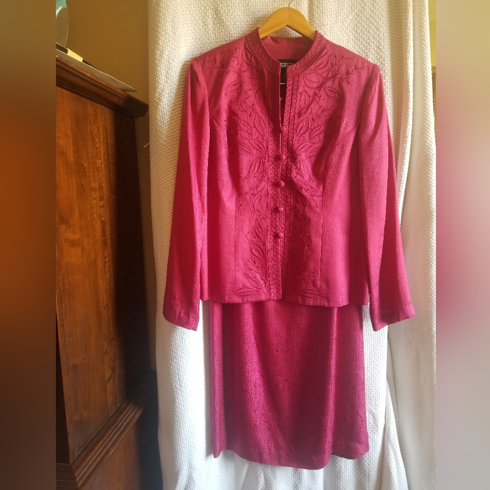 100% Silk Fuchsia Suit Jacket And Long Skirt With Embroidery